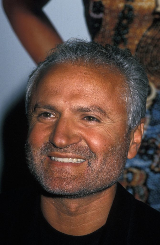 A trajetória de Gianni Versace, o estilista que revolucionou a