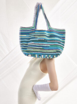 foto de modelo com bolsa da Nannacay.