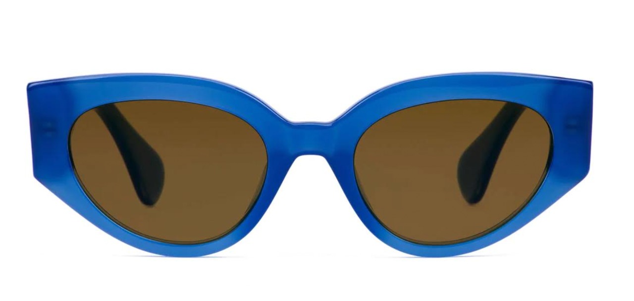 6 tendências de óculos de sol para o seu verão Óculos de sol azul Zerezes