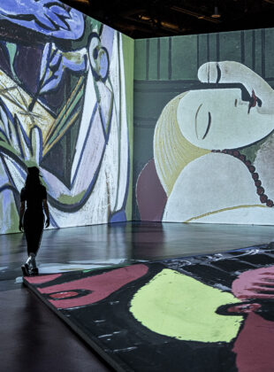 projeções de imagens de obras de picasso na exposição Imagine Picasso