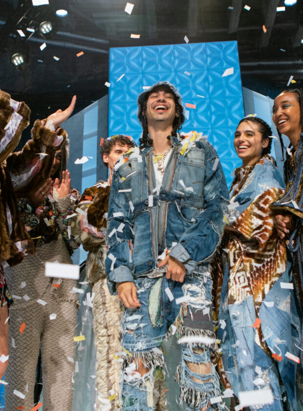 Nigel Xavier no episódio final de Next in Fashion