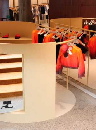 NK arma pop-up para receber coleção Sunset da Courrèges