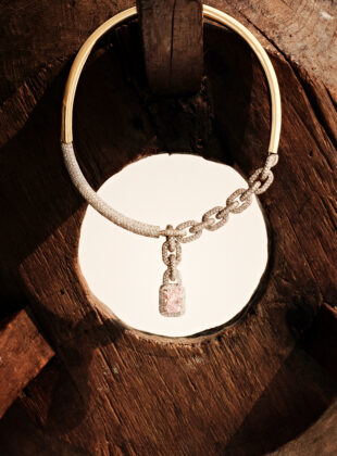 USA1999 Diamond Necklace with Pink Diamond2 hi res still life