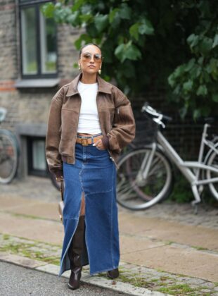 Bom dia com frio! como atualizar o look quando o clime esfria? use uma jaqueta por cima do combo de jeans e camiseta e adicione uma bota de cano alto