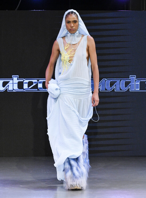 Look da marca Mateos Quadros desfilado na Casa de Criadores 53.