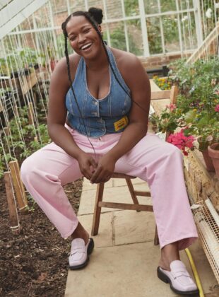 looks com colete jeans curto