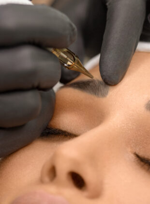 Se arrependeu da micropigmentação? Saiba os métodos e jeitos de remover a micropigmentação das sobrancelhas