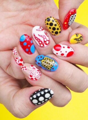 nail art inspirada em yayoi kusama