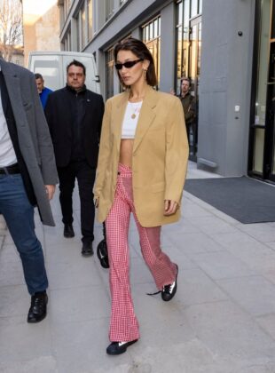 looks com blazer bege