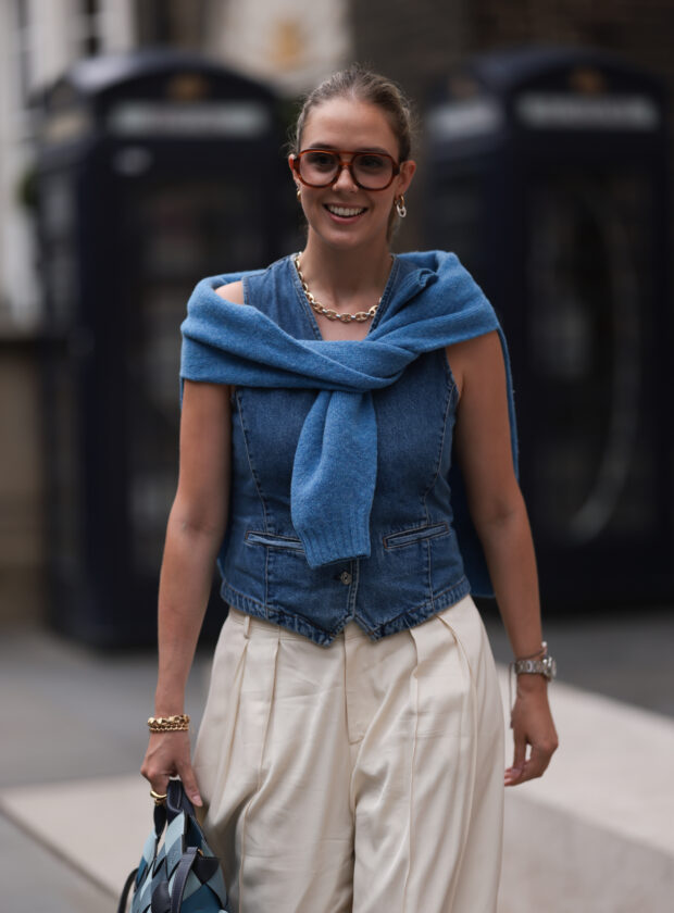 looks com colete jeans