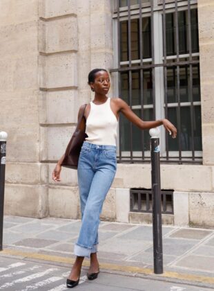 tendências de calça jeans: barra dobrada