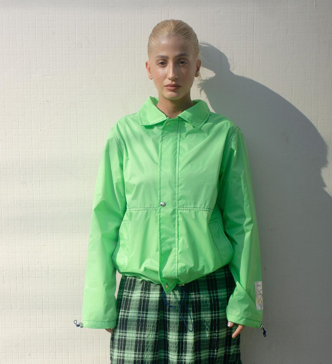 capa de chuva estilosa e outros acesssórios