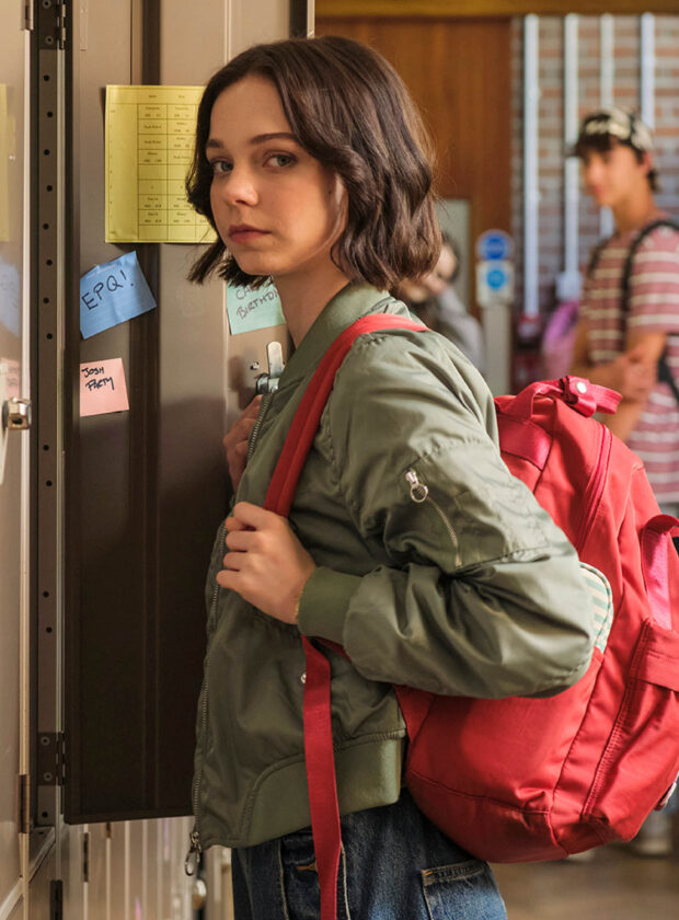 Emma Myers, em Manual de assassinato para boas garotas