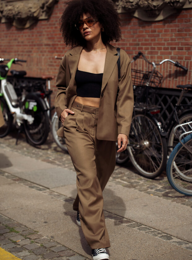 como usar converse all star em looks sofisticados