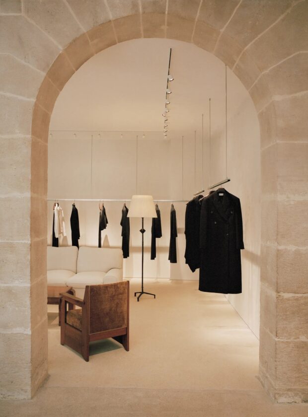 The Row abre loja em Paris.