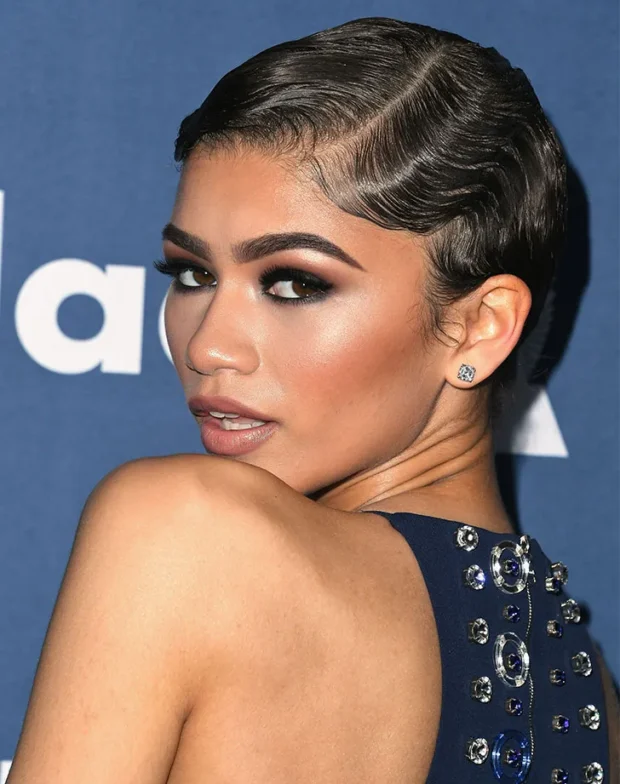 13 inspirações de penteados para cabelos cacheados e curtos penteados-para-cabelos-curtos-e-cacheados-zendaya-620x784