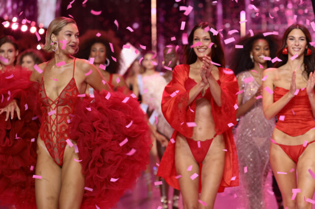 Tudo que rolou no Victoria's Secret Fashion Show 2024 - ELLE Brasil