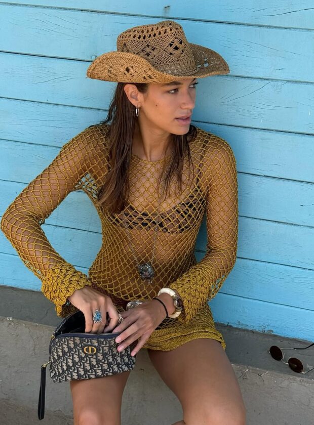 tendências de moda praia para curtir o verão 2025