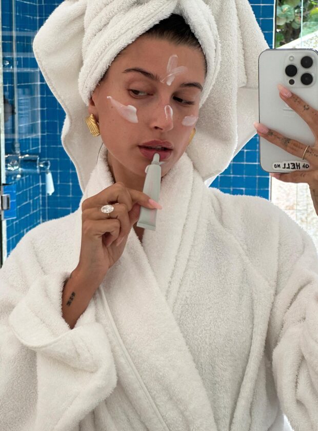 beleza da Hailey Bieber