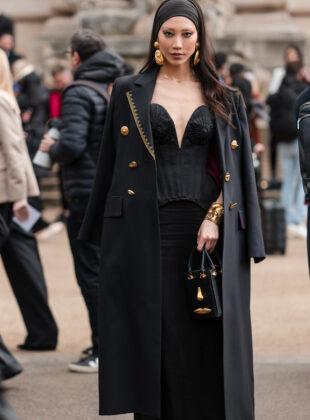 Street Style - Paris Fashion Week - Haute Couture Spring/Summer 2024 - Day One