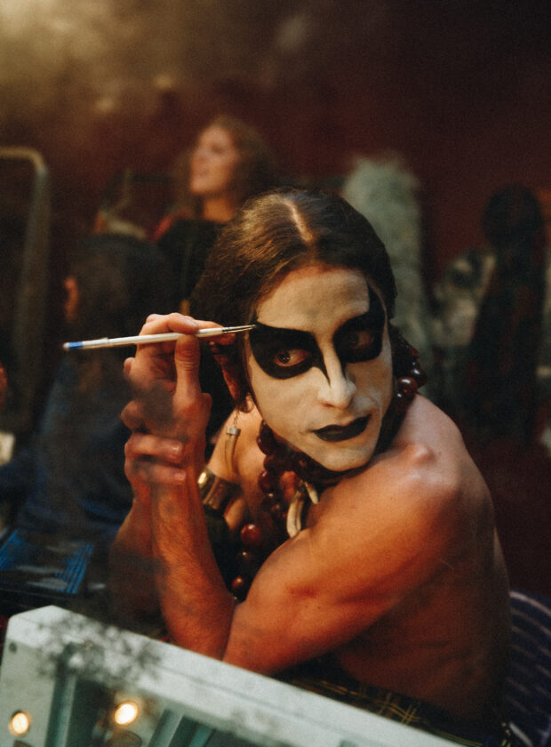 Jesuita Barbosa no filme sobre Ney Matogrosso