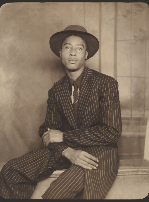 Retrato presente na mostra que analisa a figura do dândi negro na moda e ganha abertura com o MET Gala