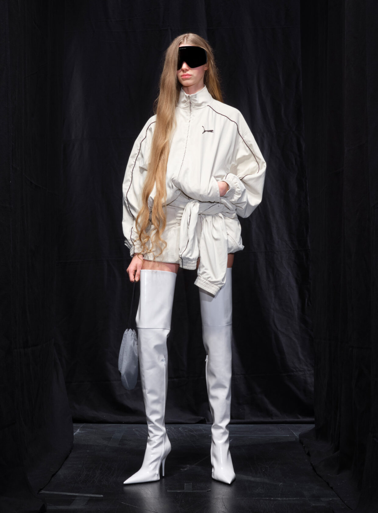 Colaboração entre Balenciaga e Puma chega às lojas Collab Balenciaga e Puma
