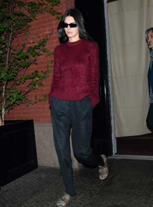 looks com Birkenstock no frio