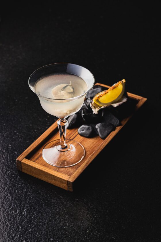Imakay Oyster Martini Cred Tales Hidequi