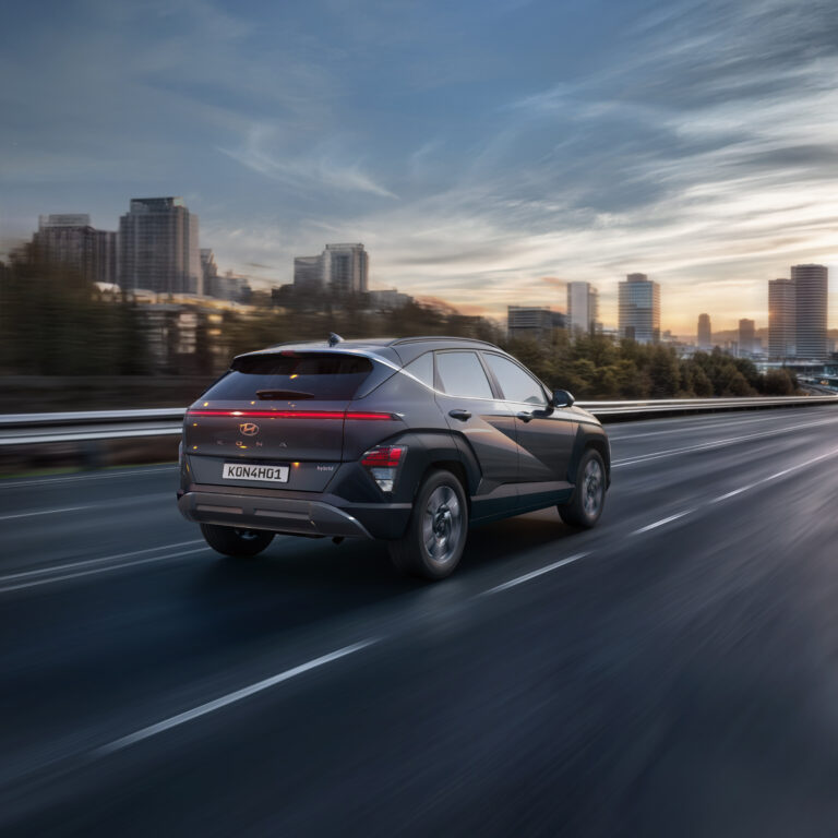 44 Hyundai Kona Signature Ambientada Landscaped4 Performance GrayPRL