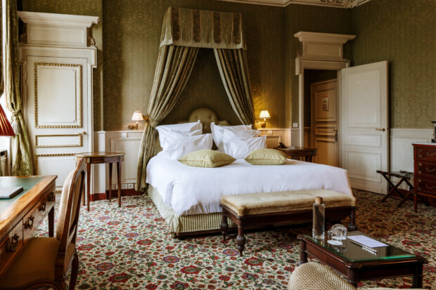 Copie de Chateau de Courcelles Chambre n°3 Prestige Vue chambre ©Wearefactory