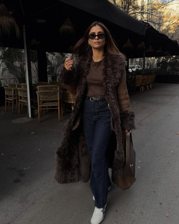 looks com a calça jeans mais elegante de 2025