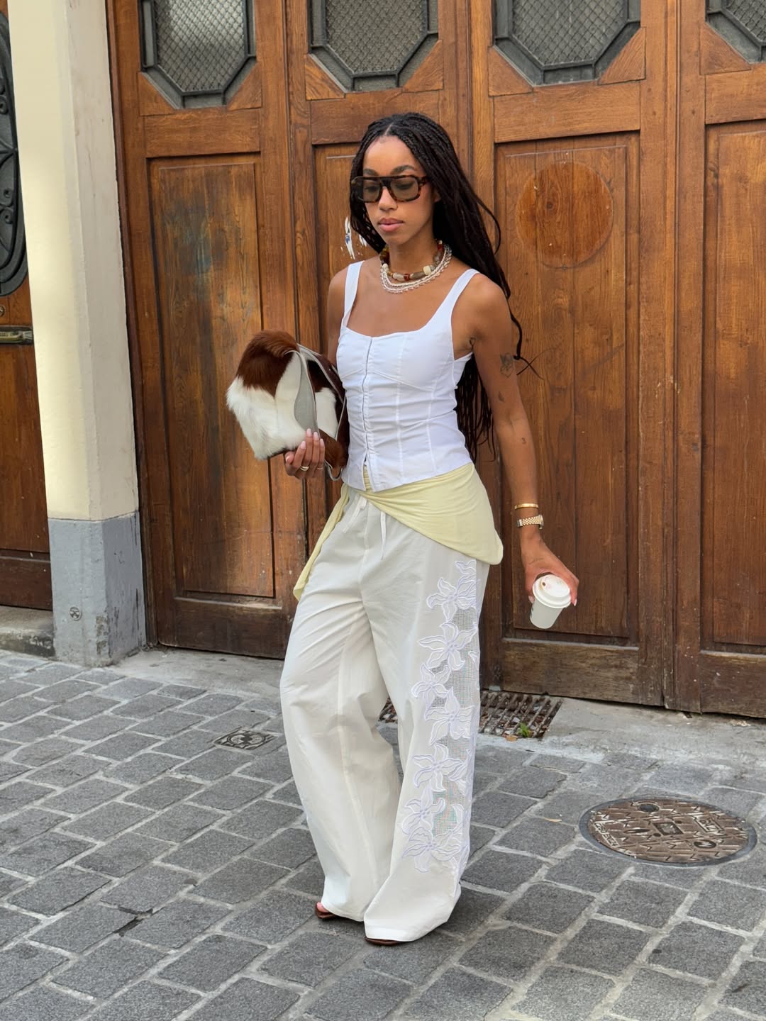 5 blusas românticas que estão bombando no verão lá fora looks com blusas românticas