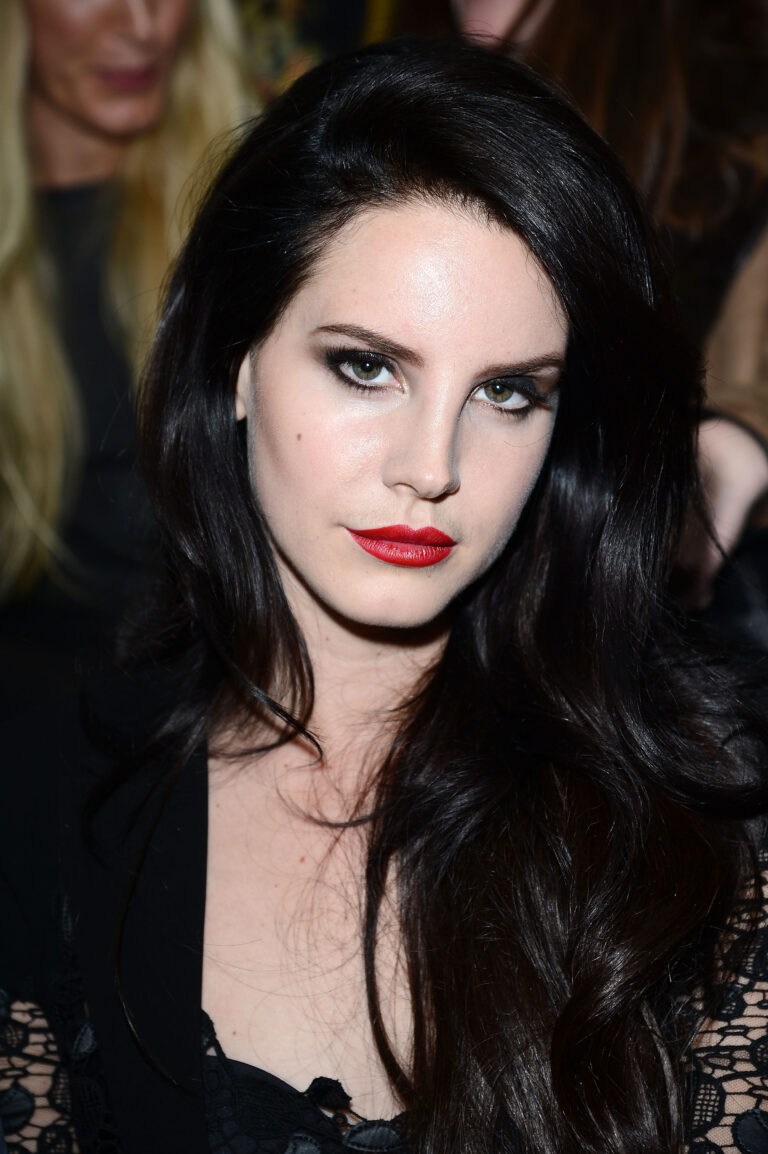 os códigos que definem a beleza de lana del rey
