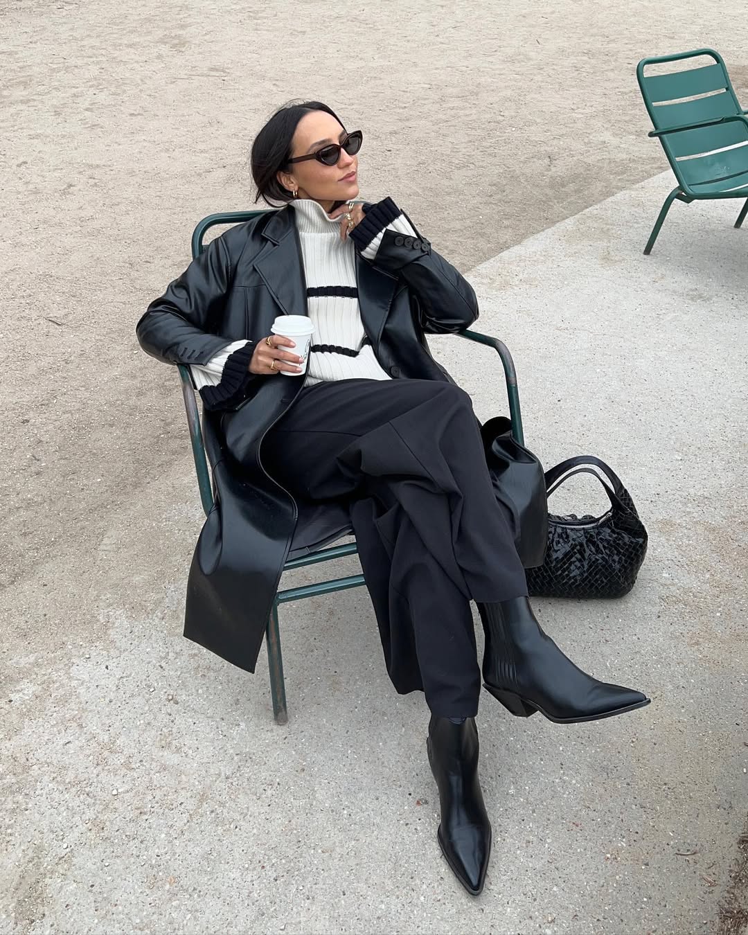 A bota de cano curto pode te surpreender em looks cheios de estilo A bota de cano curto pode te surpreender em looks cheios de estilo