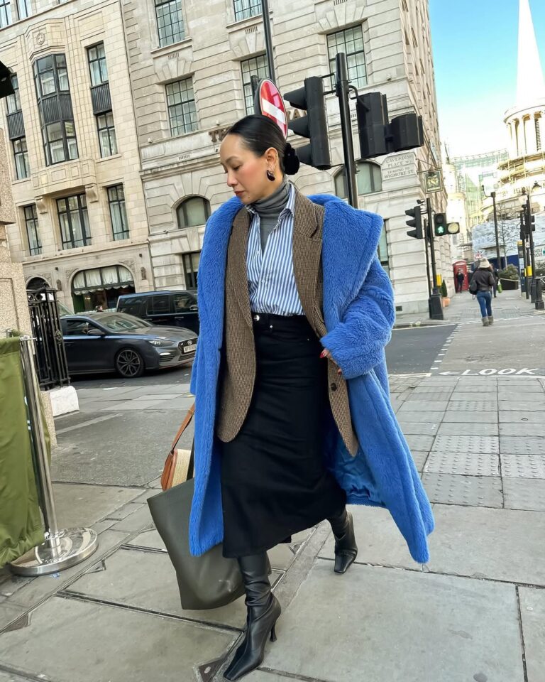 Os looks com casacos felpudos são os favoritos da vez