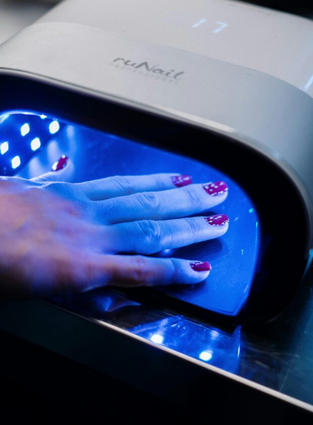 alergia a unhas em gel