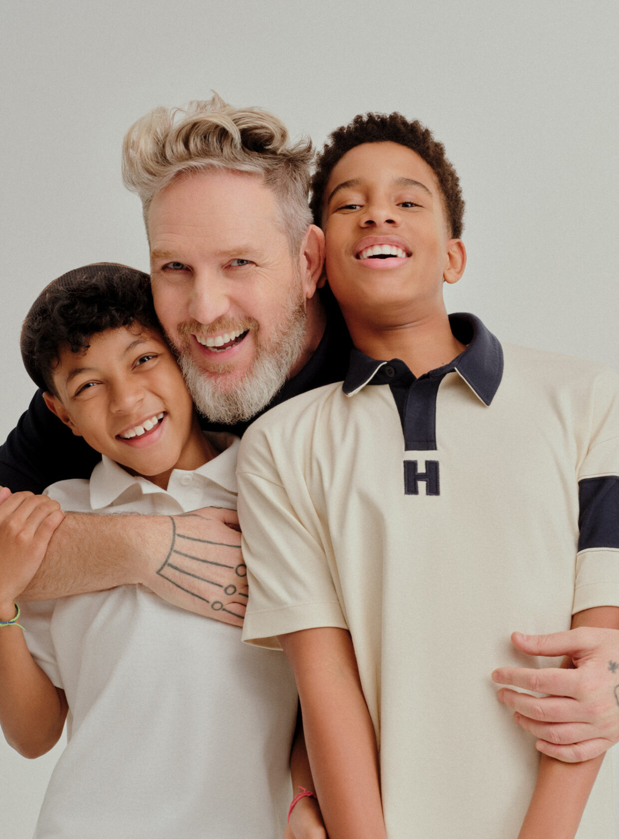 Três em um: Mickey, Riachuelo e Alexandre Herchcovitch se unem em nova coleção Riachuelo e Alexandre Herchcovitch