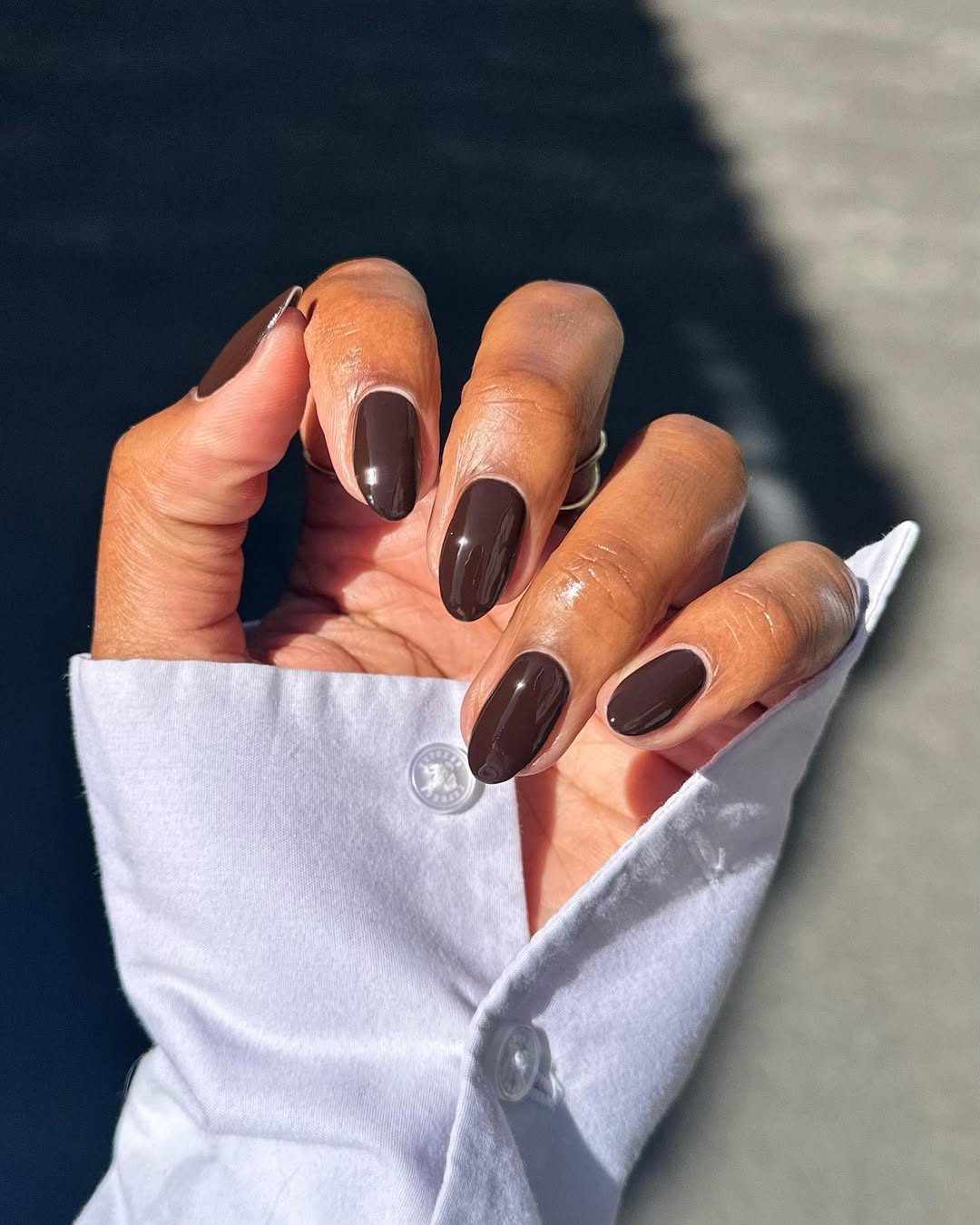 6 tendências de esmaltes para experimentar no inverno 2025 tendencias de esmaltes Reproducao Instagram @lolo.nailedit 1