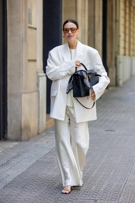 look com calça de cetim