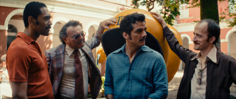 O Agente Secreto: como Rita Azevedo construiu o figurino do filme O Agente Secreto figurino Ellus e Oncafari PressStill02 TheSecretAgent sRGB 20250409