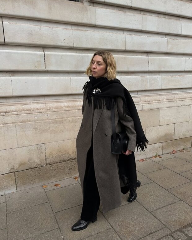 looks com cachecol no trabalho