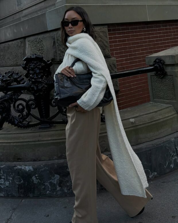 looks com cachecol no trabalho