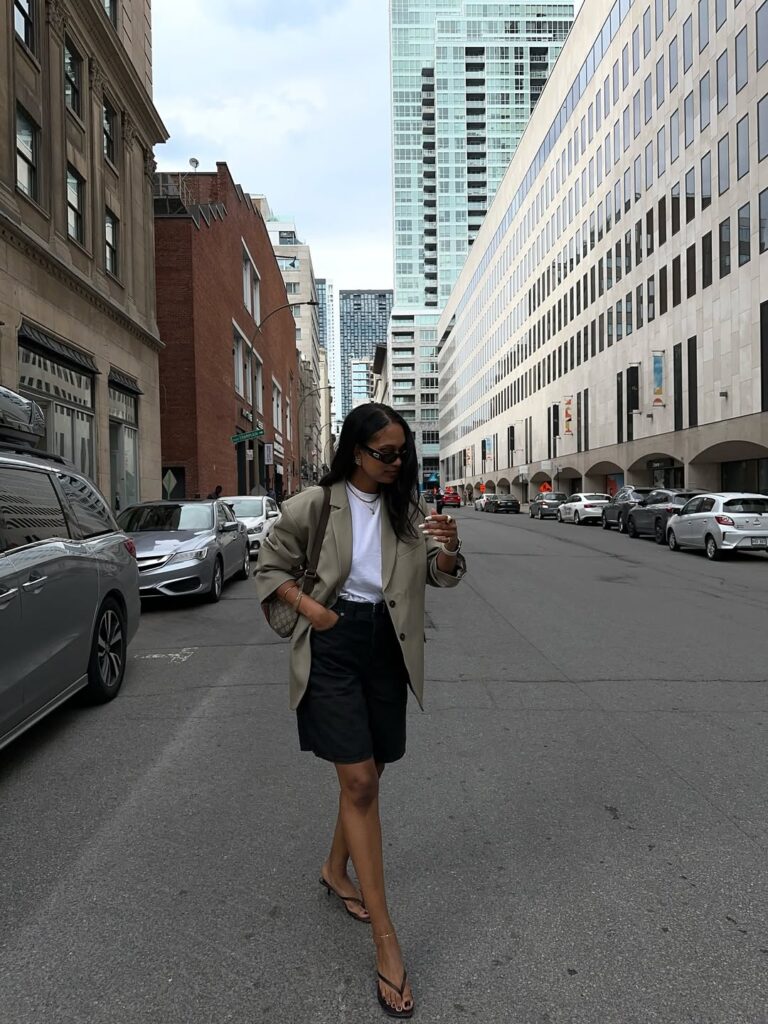 como usar a bermuda feminina nos dias quentes 