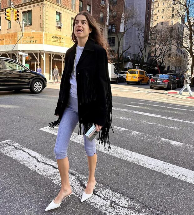 looks com calça capri clara