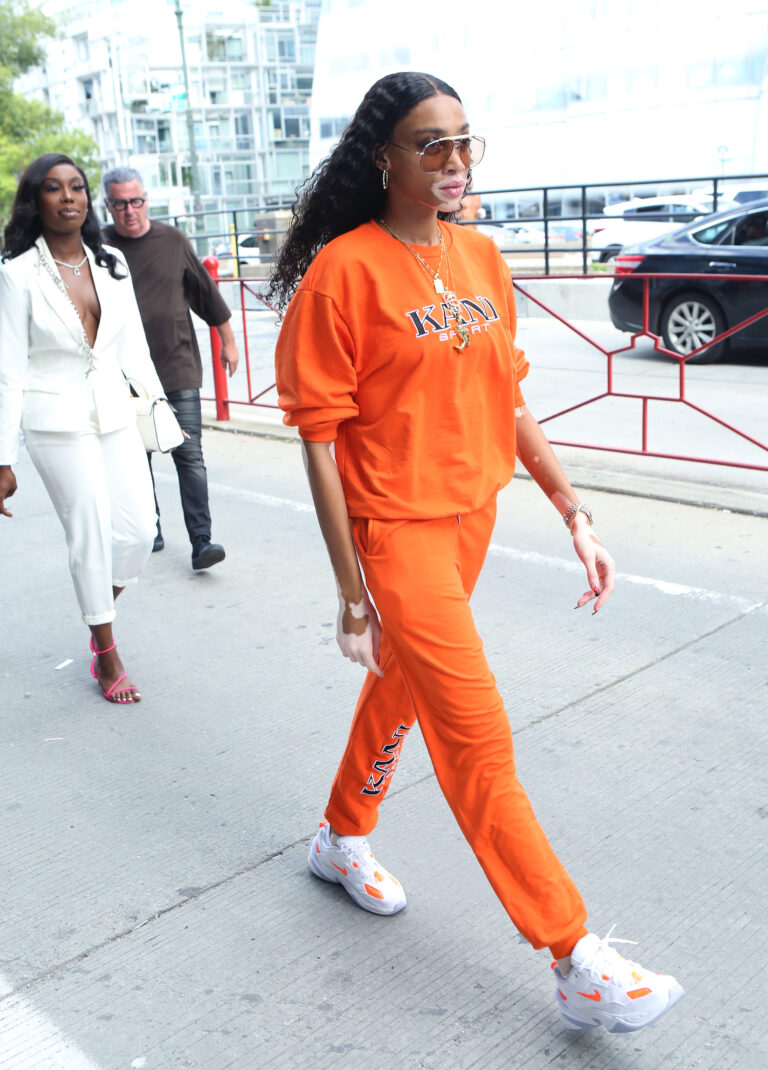 o que é e como usar o look monocromático no dia a dia