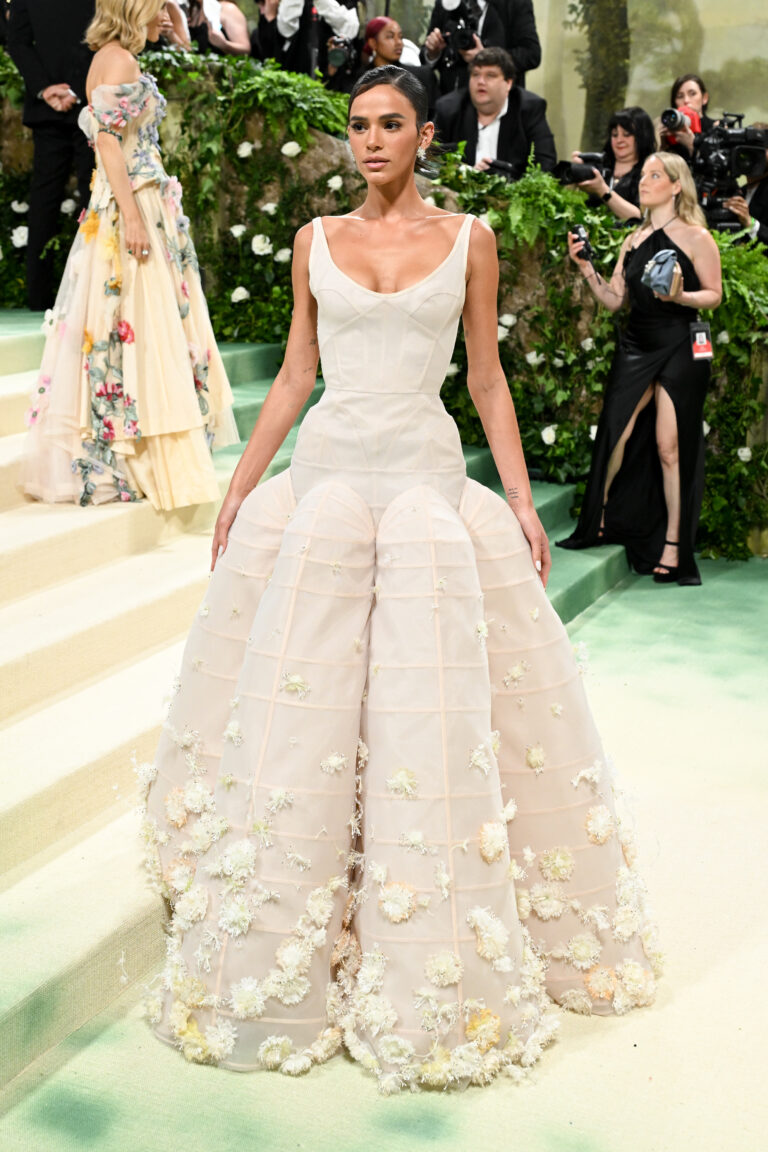 looks de bruna marquezine que marcaram sua trajetória fashion