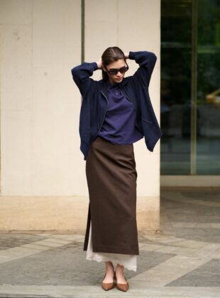 looks com saia midi marrom