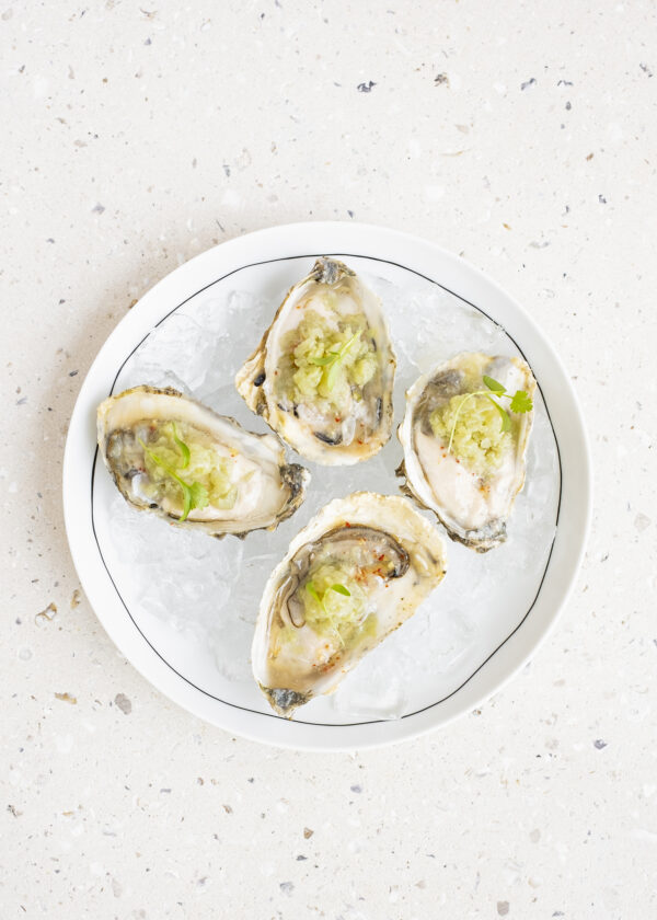 o que e cambuci restaurante manioca jk ostras frescas com granita de cambuci e maca verde e vinagrete asiatico5 victor collor