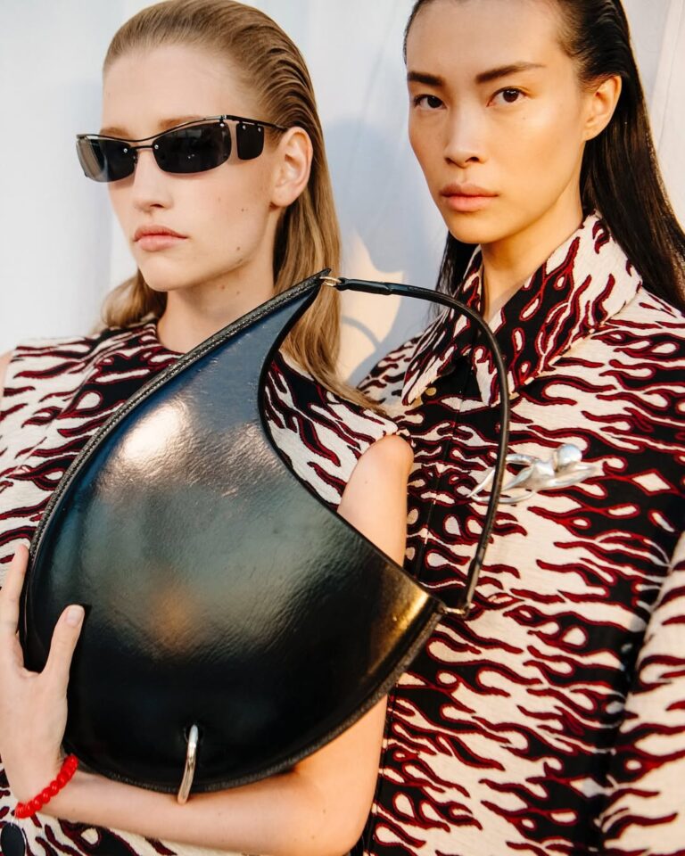 Por que os sapatos da Tory Burch são uma nova obsessão? sapatos da Tory Burch